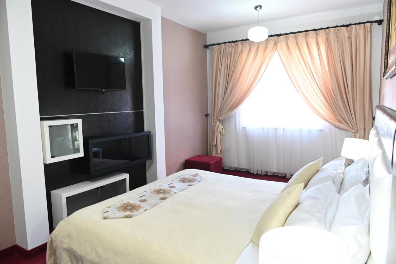 Hotel Liss Lezhe Exterior photo